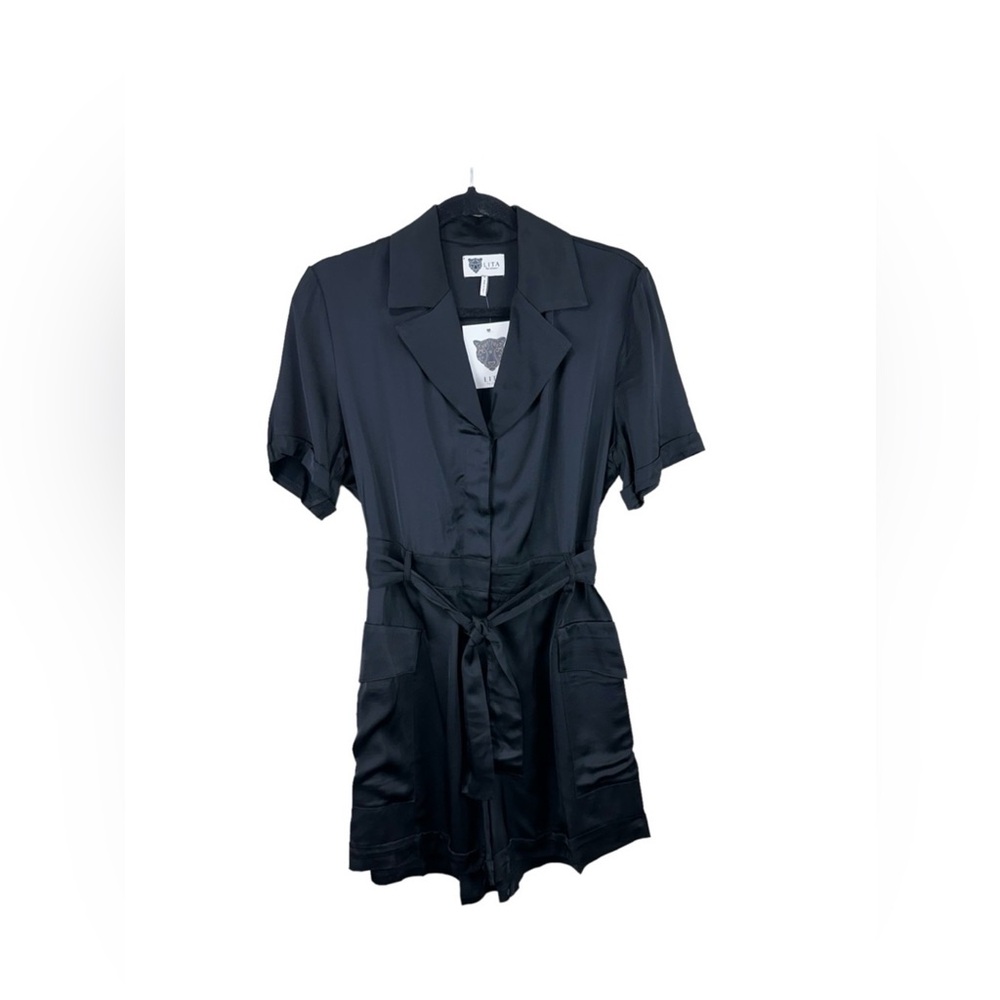 Lita Black Short-Sleeve Romper with belt and pockets Sz XL. NWOT